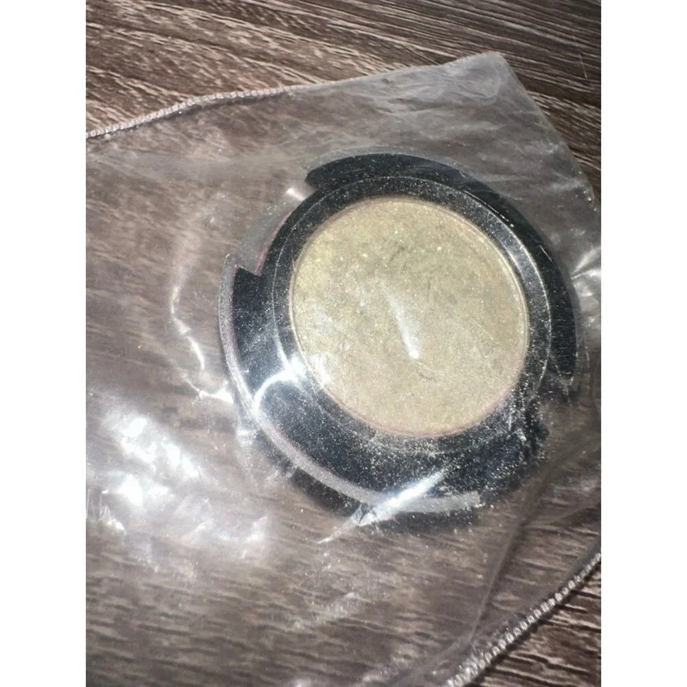 Urban Decay eye‎ shadow urb eyeshadow token